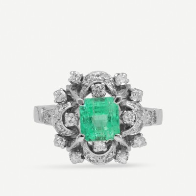 Platinum Ring with Emerald and Diamonds