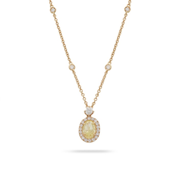 Collaret Grau amb diamant Fancy oval