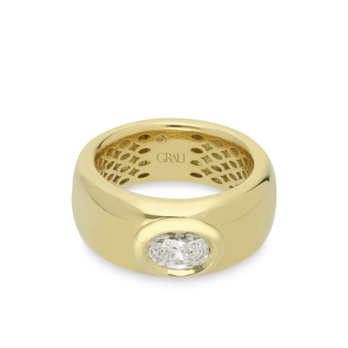 Grau Yellow Gold and Diamond Oval Band Ring