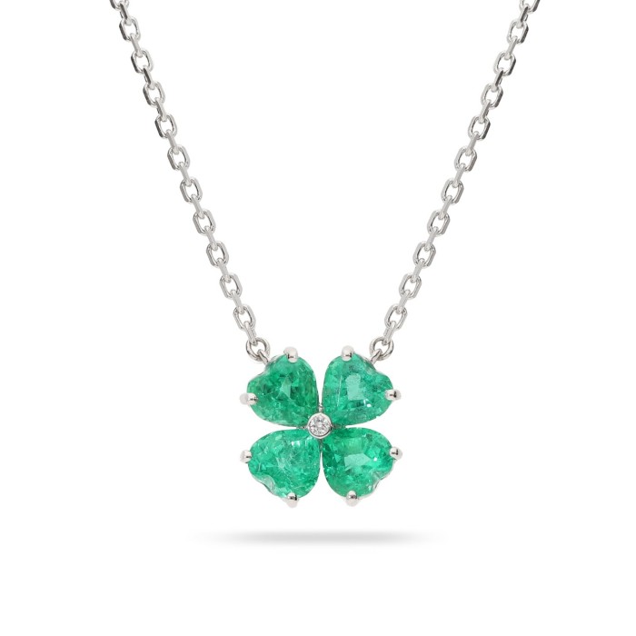 Clover Necklace with Emeralds and Diamond