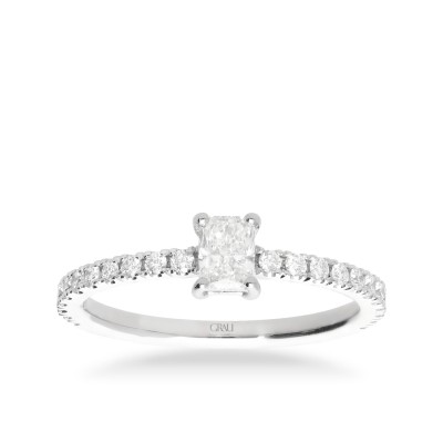 Anillo solitario radiant en oro blanco con diamantes laterales