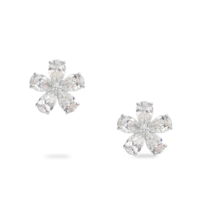 Pendientes de Flor con Diamantes talla pera en oro blanco