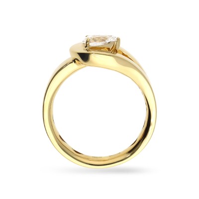 Yellow Gold Pear-Cut Diamond Ring