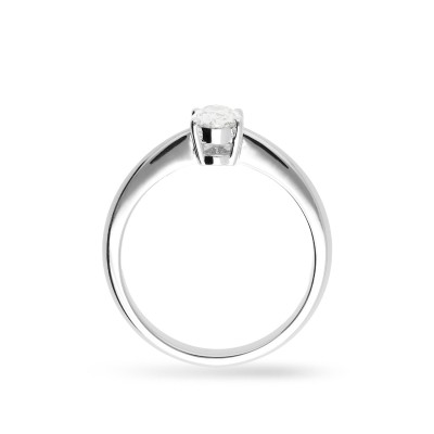 Anillo Solitario de Oro Blanco con Diamante Oval