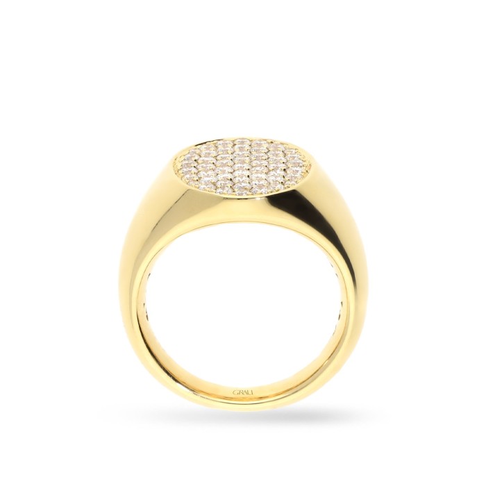 Anillo de sello en oro amarillo con diamantes pavé