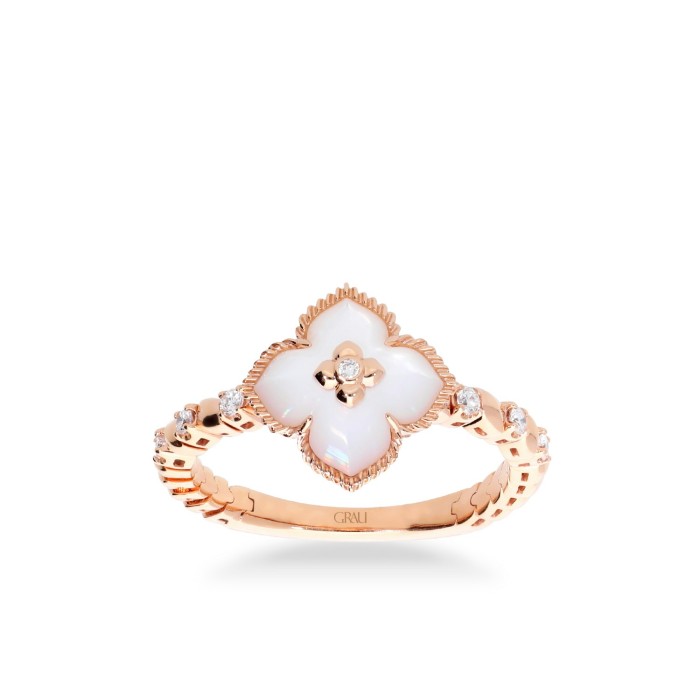 Anell d’Or Rosa amb Flor de Nacre i Diamants