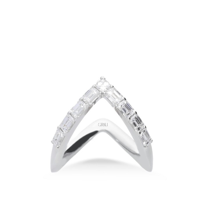 Anell V Grau d’Or Blanc amb Diamants talla Radiant