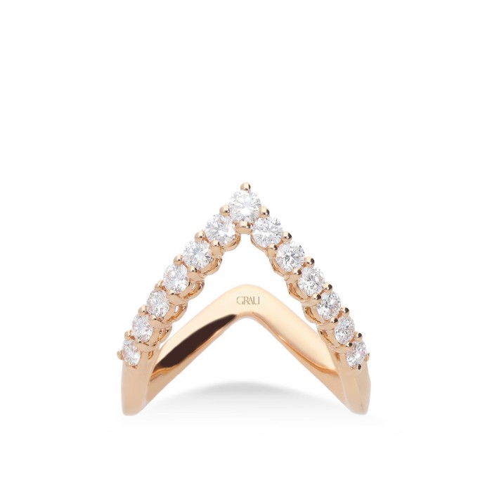 Grau Ring with Diamonds in Rose Gold