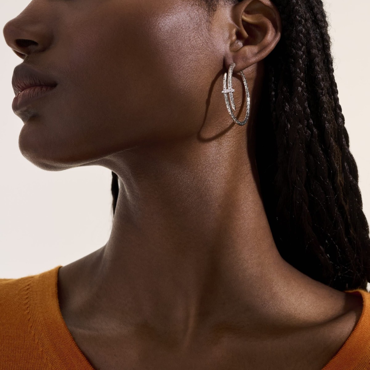 Pendientes Aro Spear con Diamantes Pavé (0.12CT)