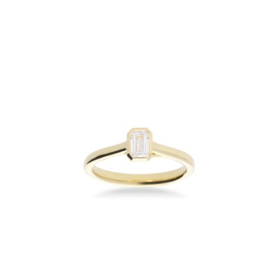 Grau Solitaire Ring in Yellow Gold with Diamond
