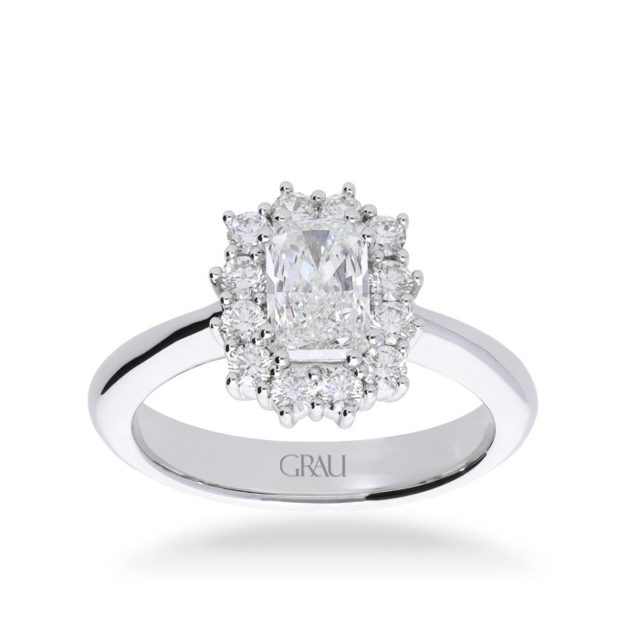 White Gold Grau Ring with Radiant Cut Diamond