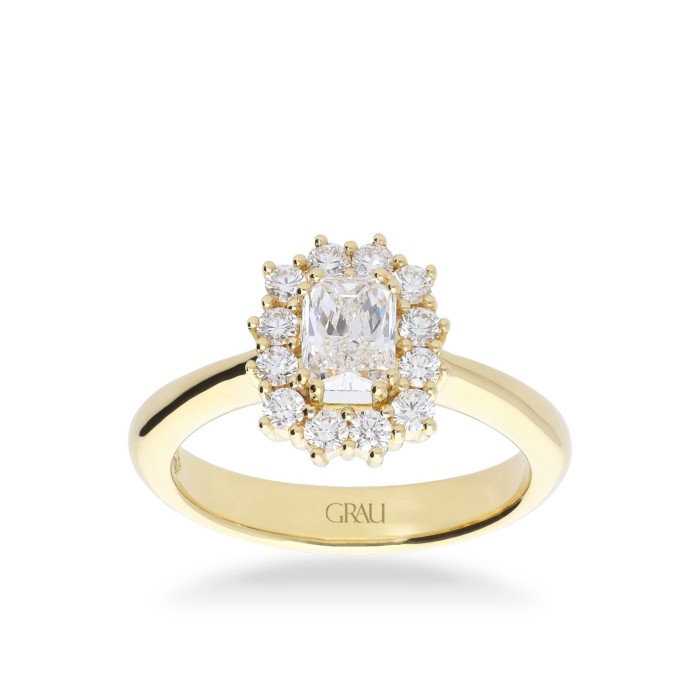 Rosette Ring in Yellow Gold with Diamonds