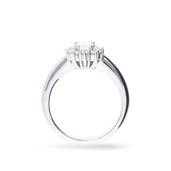 Anillo rosetón Grau de Oro Blanco con Diamantes talla Radiante