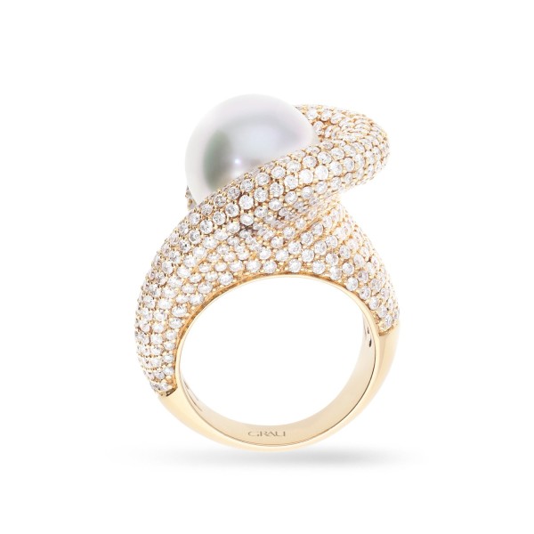 Ring with Pavé Diamonds and Central Pearl