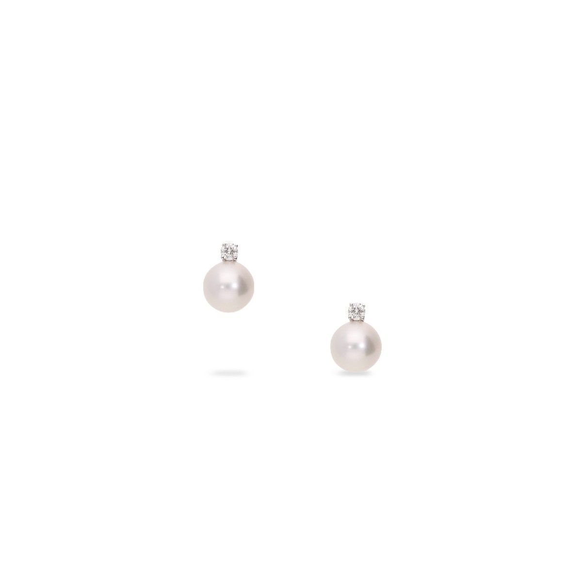 Earrings with 12 mm pearl and 0.40 ct diamond – Grau