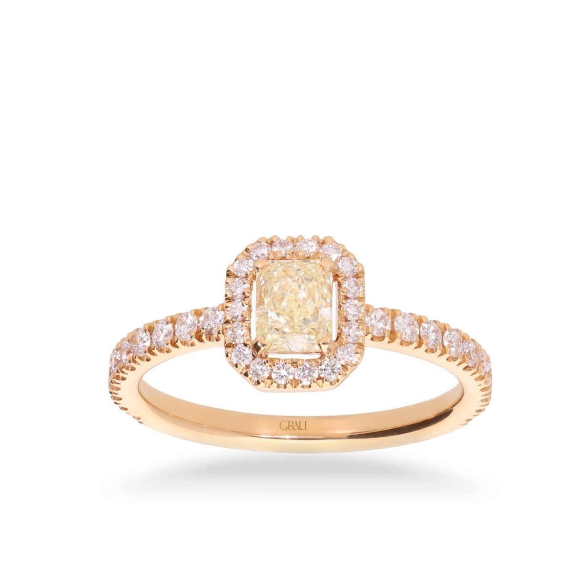 Rose gold ring with central Fancy Diamond and pavé Diamonds