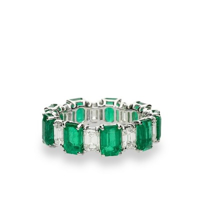 Grau emerald and diamond ring