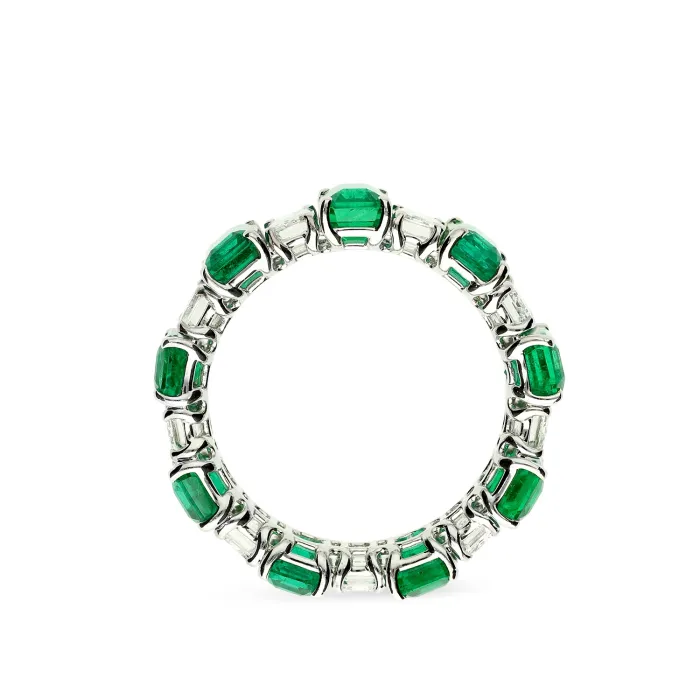 Grau emerald and diamond ring