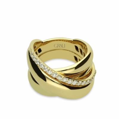Grau Three-Ringed Yellow Gold and Diamonds Ring