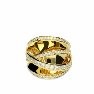 Grau Three Strips Yellow Gold and Diamonds Ring