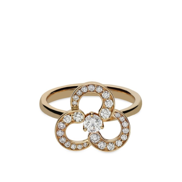Grau Flower Ring with Diamonds and Rose Gold