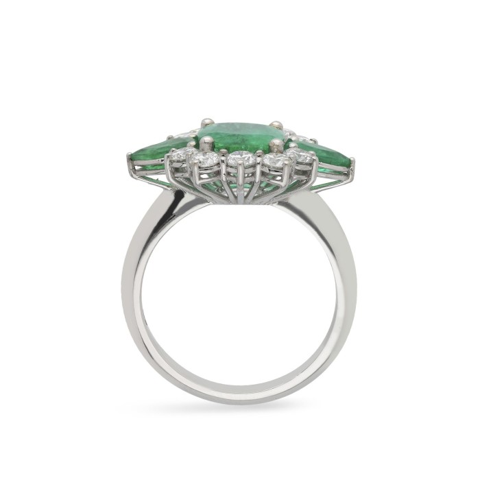 Grau Ring Emeralds, Diamonds and White Gold