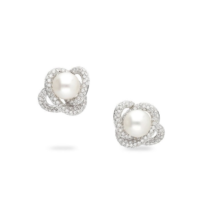 Grau Earrings with Pearl and Pavé Diamonds