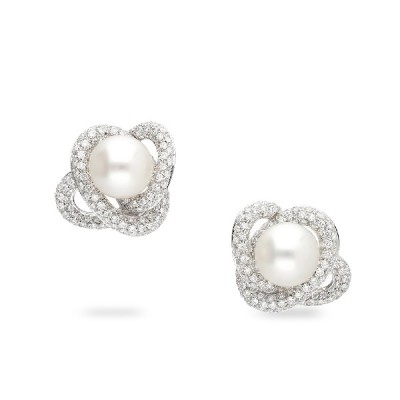 Grau Earrings with Pearl and Pavé Diamonds