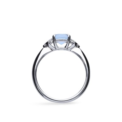 Grau White Gold and Sky Topaz ring