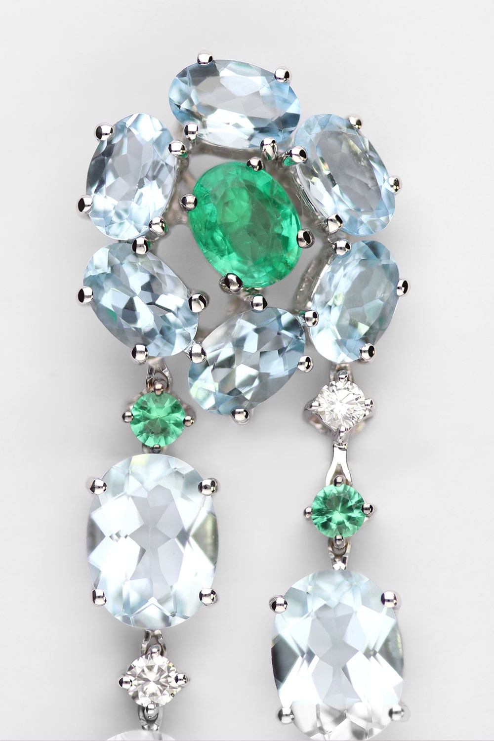 Seleccion de joyas de esmeraldas en joieria grau