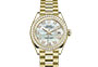 Rolex Lady-Datejust de oro amarillo, diamantes y esfera de nácar blanco engastada de diamantes en Joyería Grau