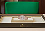 Rolex Day-Date 40 de oro Everose, diamantes y esfera sundust engastada con diamantes watchdesk en Joyería Grau