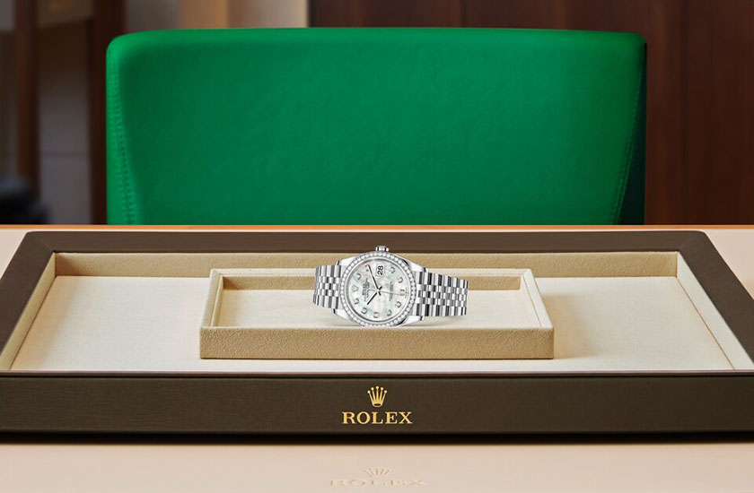 Reloj Rolex Datejust 36 acero Oystersteel, oro blanco, diamantes y esfera de nácar blanco engastada de diamantes watchdesk en Joyería Grau