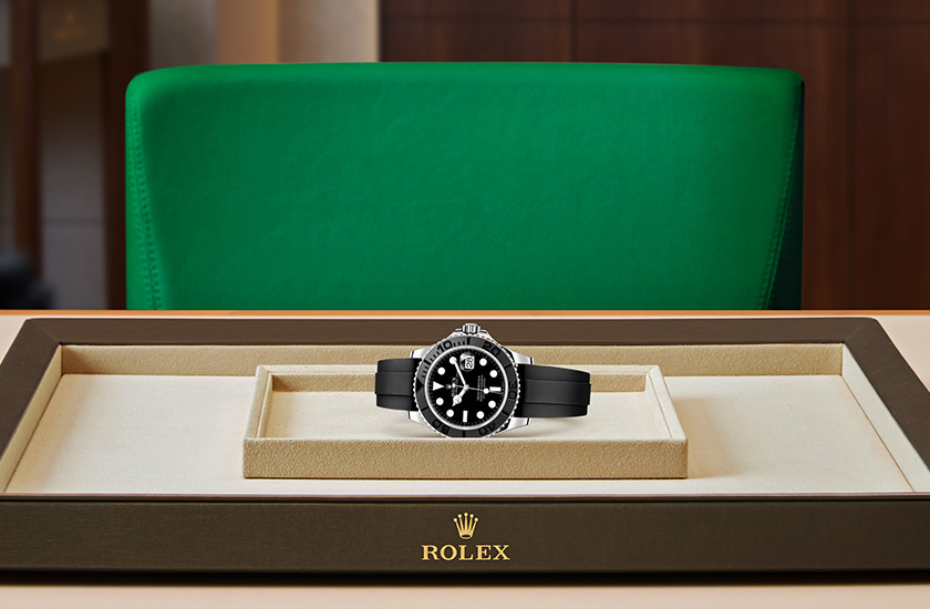 Presentación reloj Rolex Yacht-Master 42 de oro blanco y esfera negra  en Joyería Grau