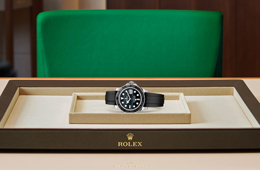 Presentación reloj Rolex Yacht-Master 42 de oro blanco y esfera ojo de halcón  en Joyería Grau
